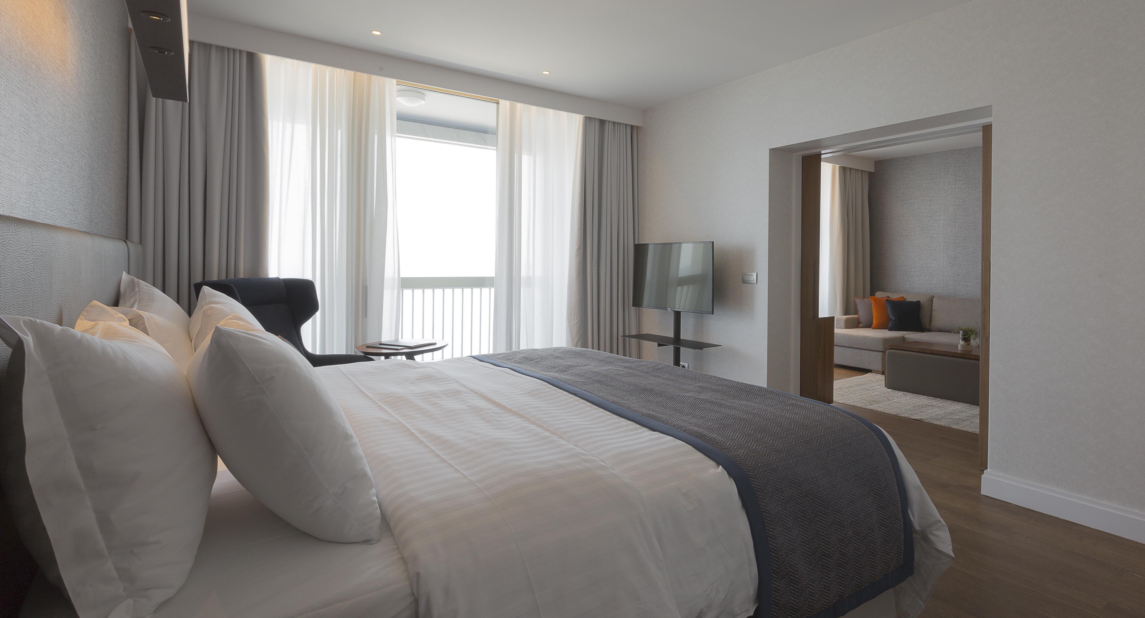 Makedonia Palace Thessaloniki Exterior photo A bedroom at the hotel