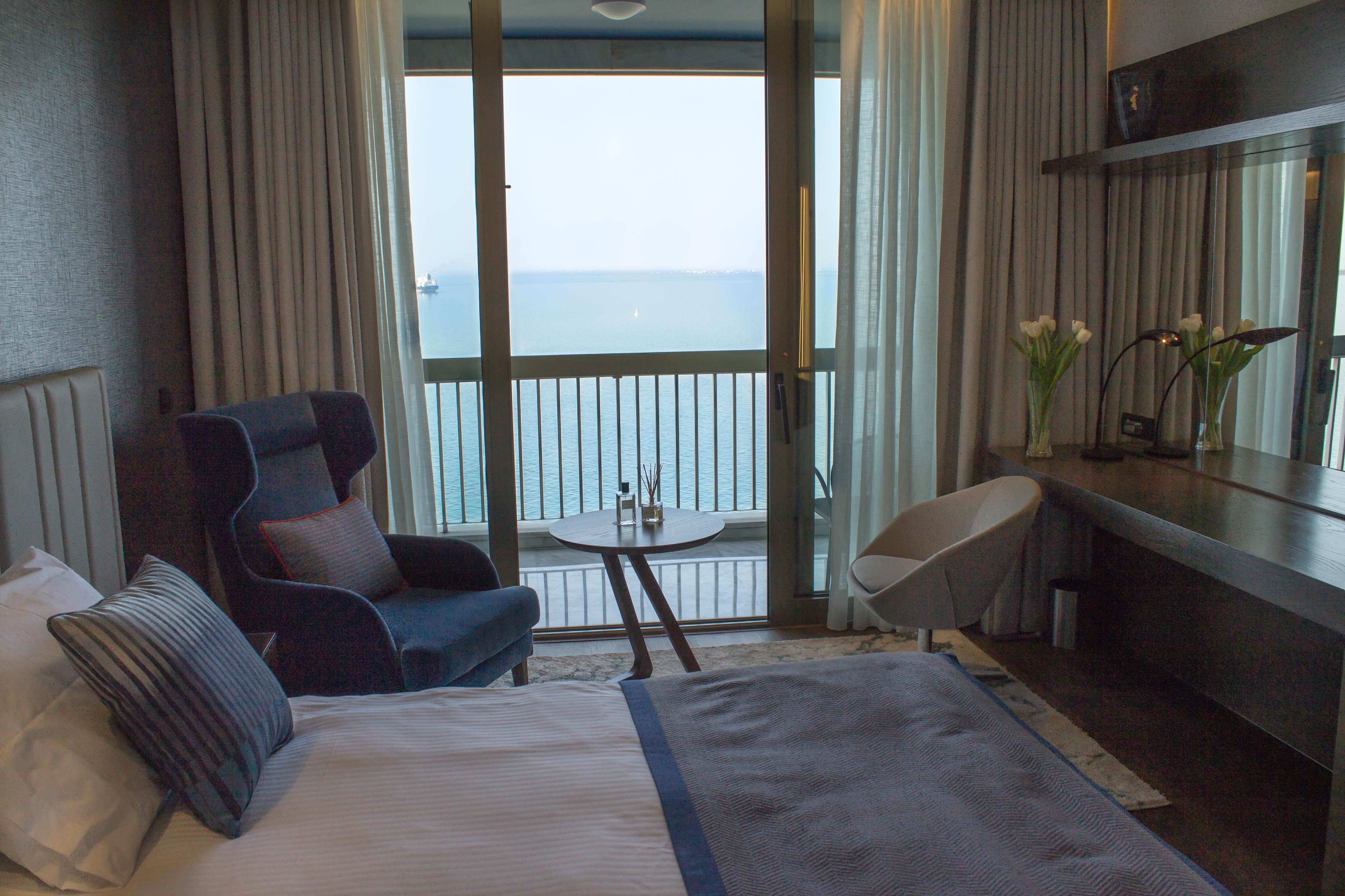 Makedonia Palace Thessaloniki Exterior photo A room at the hotel