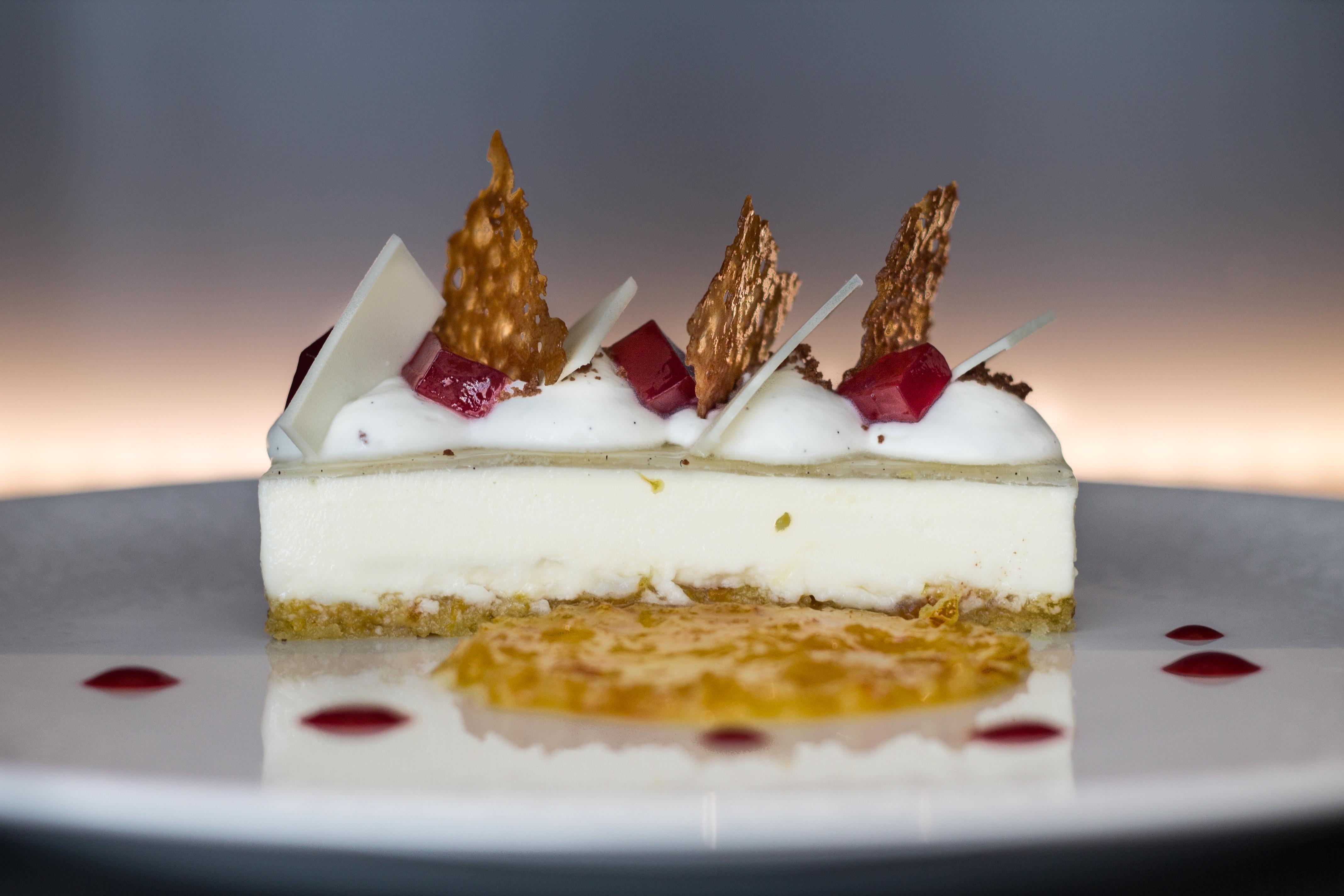 Makedonia Palace Thessaloniki Exterior photo A cheesecake