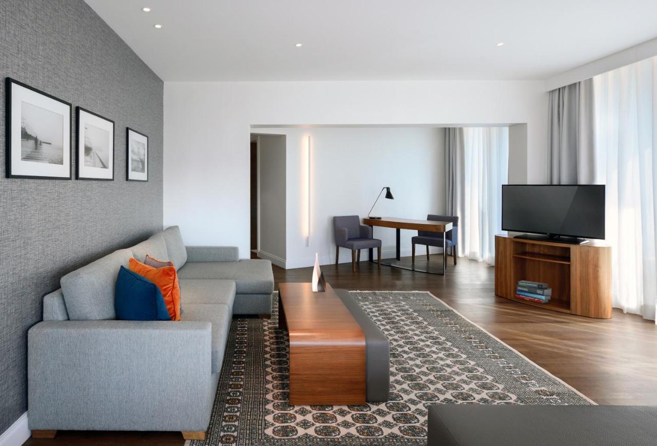 Makedonia Palace Thessaloniki Exterior photo A living room at the hotel