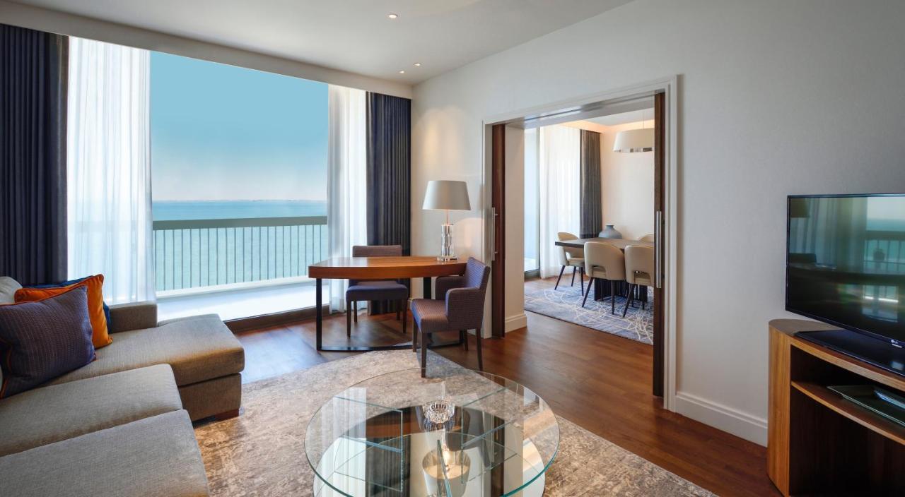 Makedonia Palace Thessaloniki Exterior photo A suite at the hotel