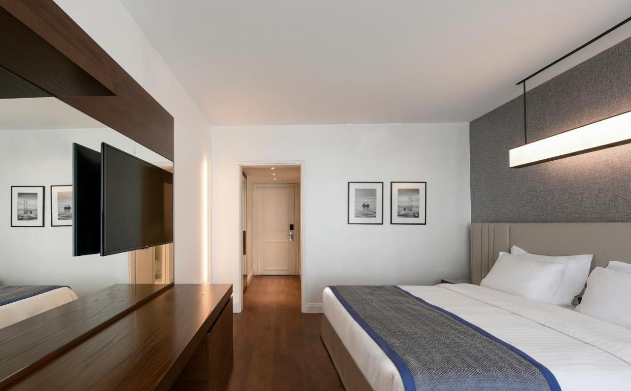 Makedonia Palace Thessaloniki Exterior photo A room at the hotel