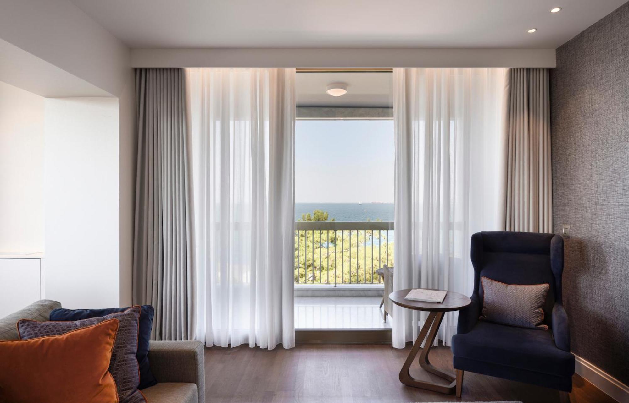 Makedonia Palace Thessaloniki Exterior photo A room at the hotel