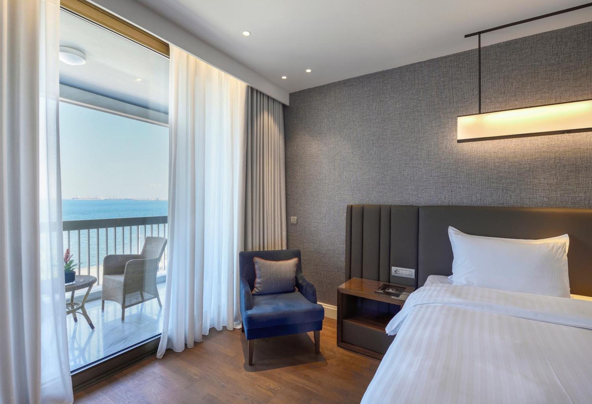 Makedonia Palace Thessaloniki Exterior photo Deluxe Ocean View Room