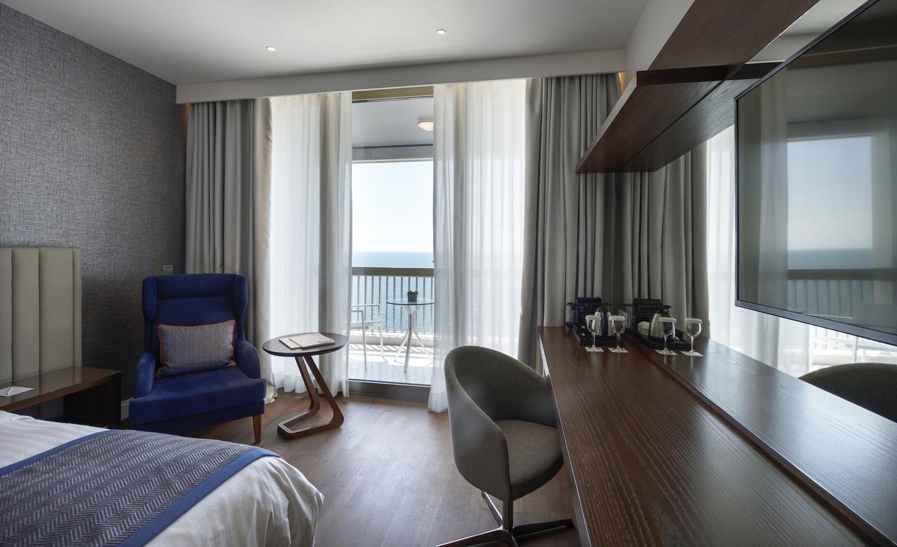 Makedonia Palace Thessaloniki Exterior photo A room at the hotel